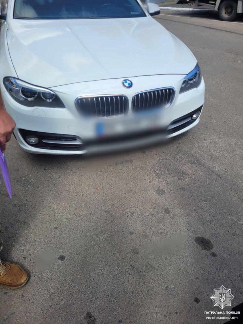 У Рівному п’яний водій BMW скоїв порушення на очах у патрульних 0000
