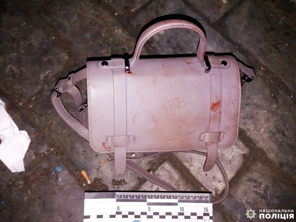 1 Рівнянку викрали і жорстоко побили, а потім викинули на зупинці (ФОТО)