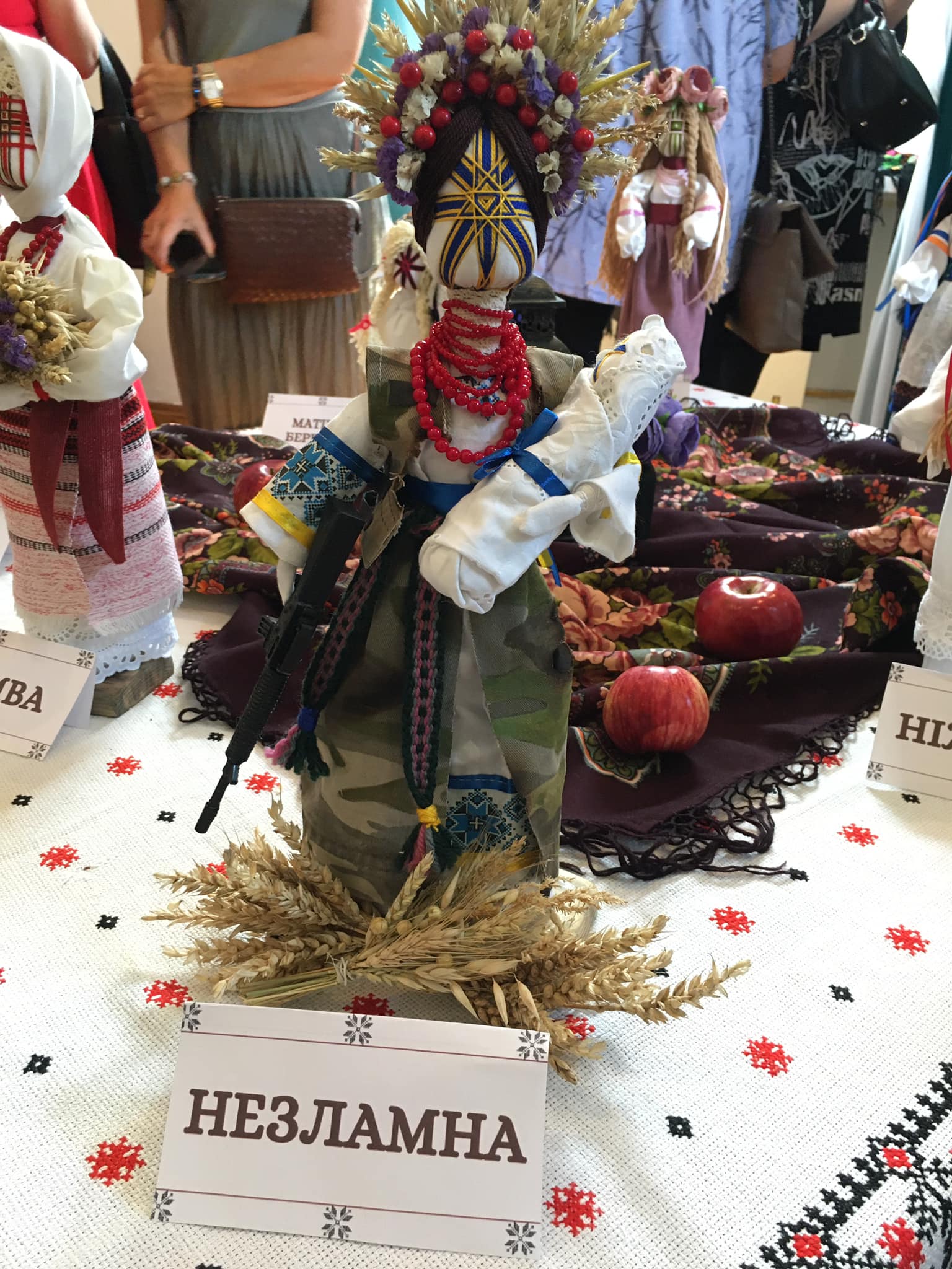 Мисткиня з Рівненщини презентувала власну колекцію ляльок-мотанок 0000