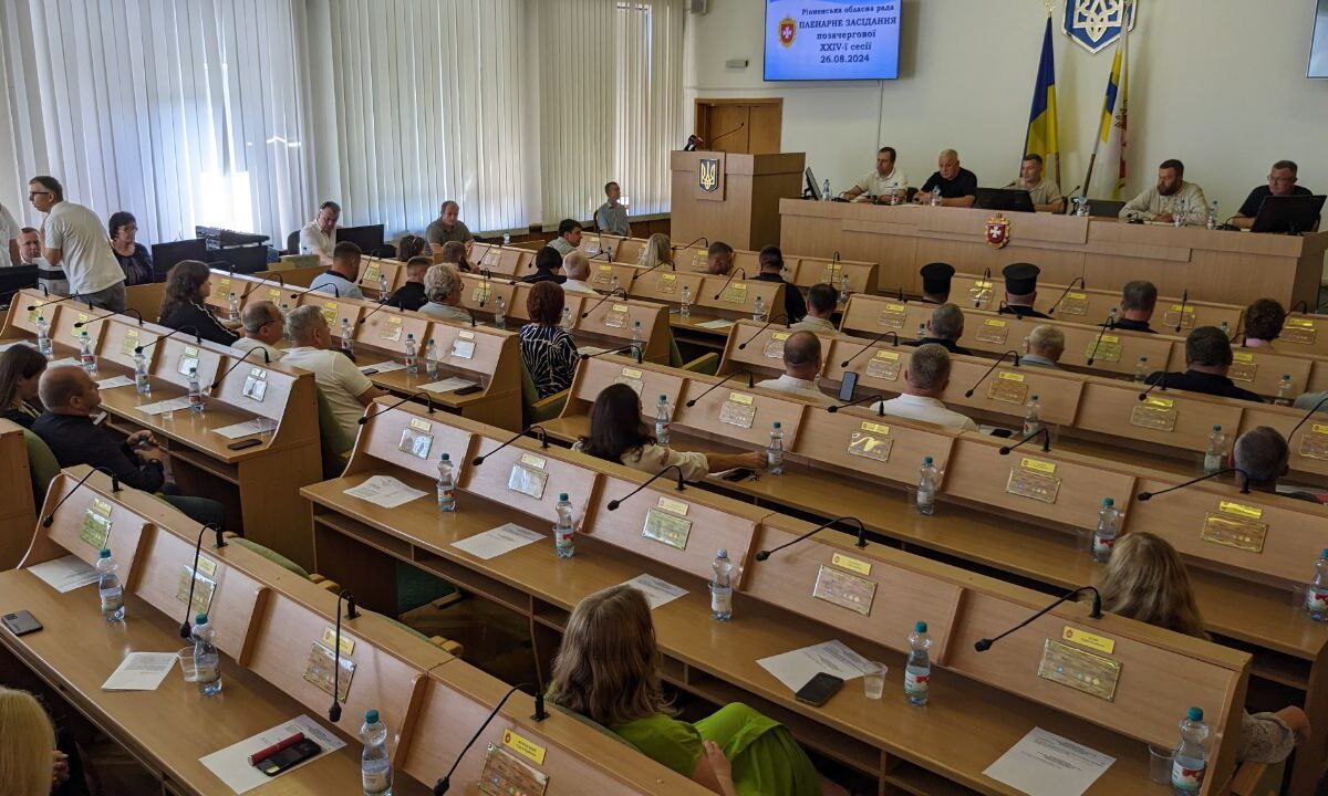 Депутати Рівненської обласної ради закликали місцевих церковників вийти з московського патріархату