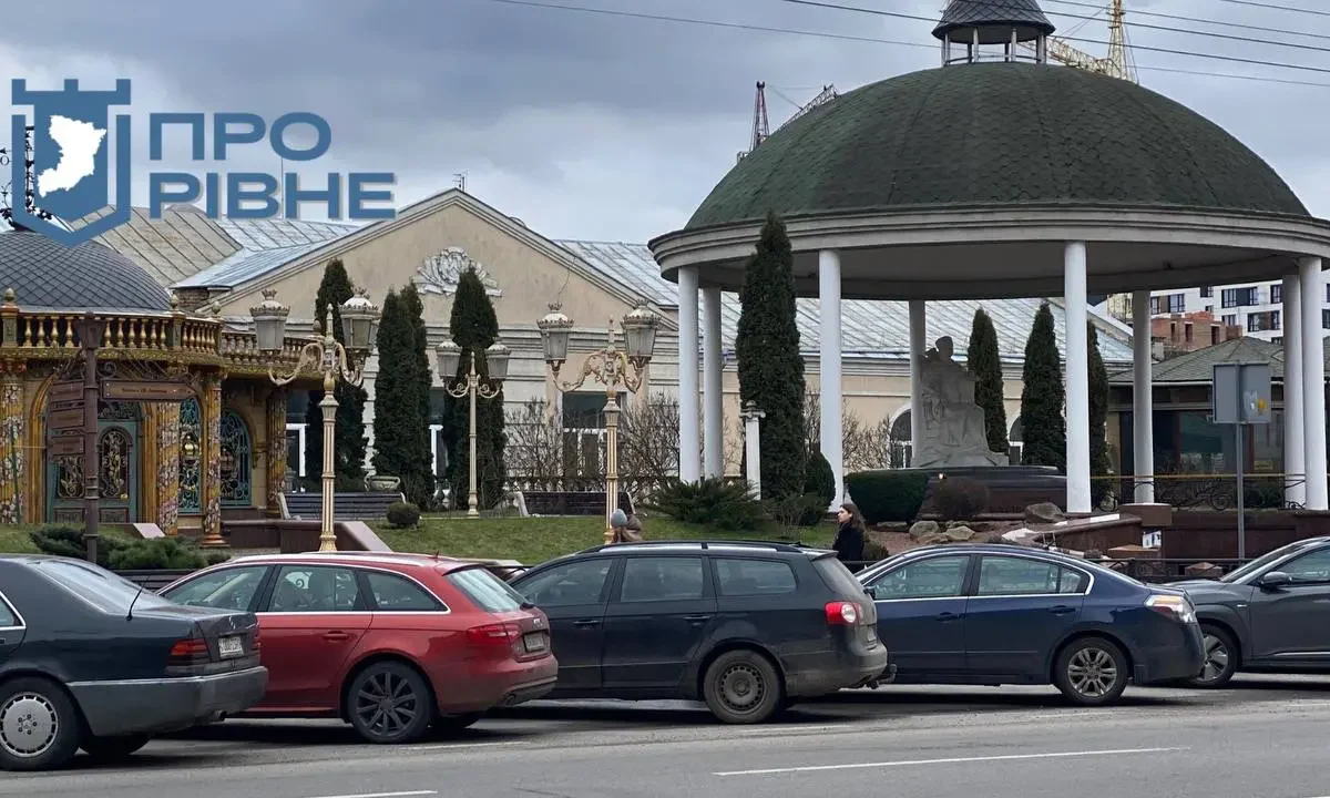 Відомо, де можуть з’явитися перші платні парковки у Рівному