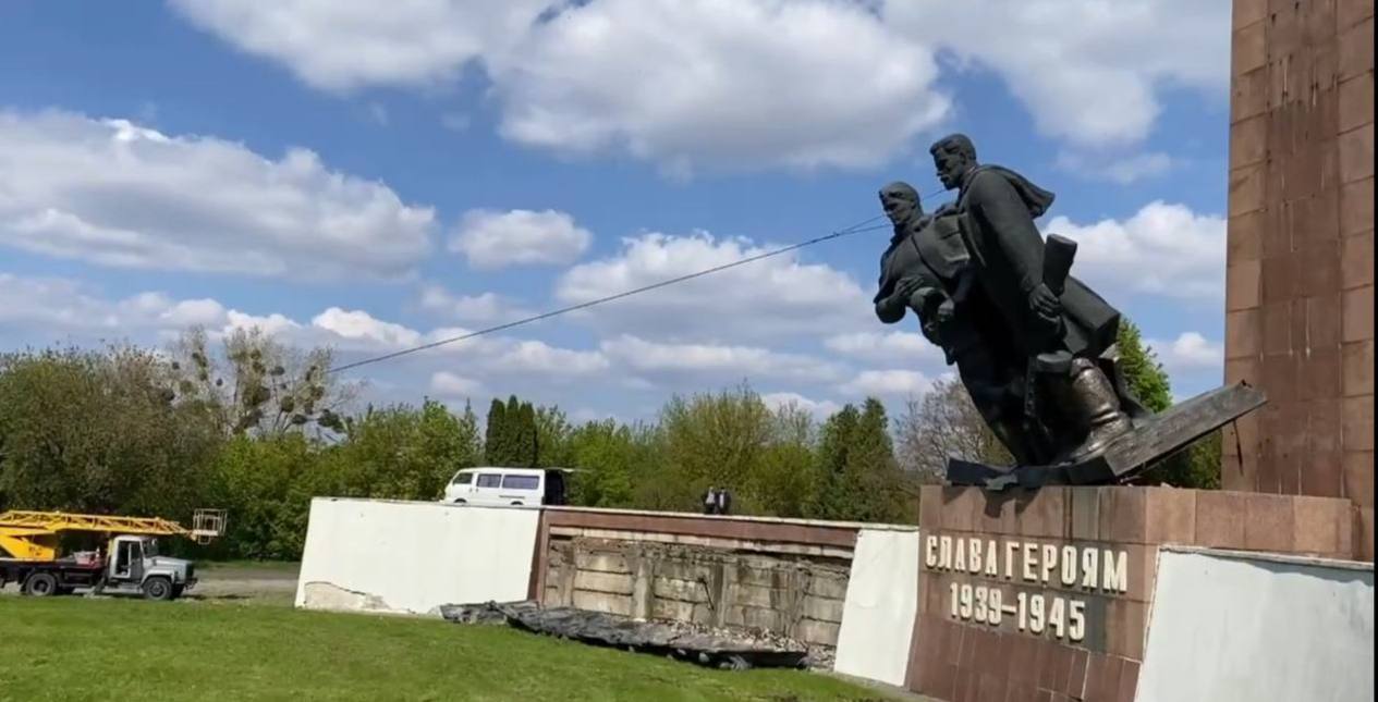 У Рівному планують продати з аукціонів радянські пам’ятники 0000
