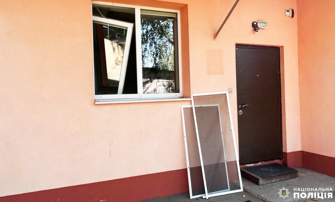 1 Поліція Рівненщини показала наслідки влучань по області (ФОТО)