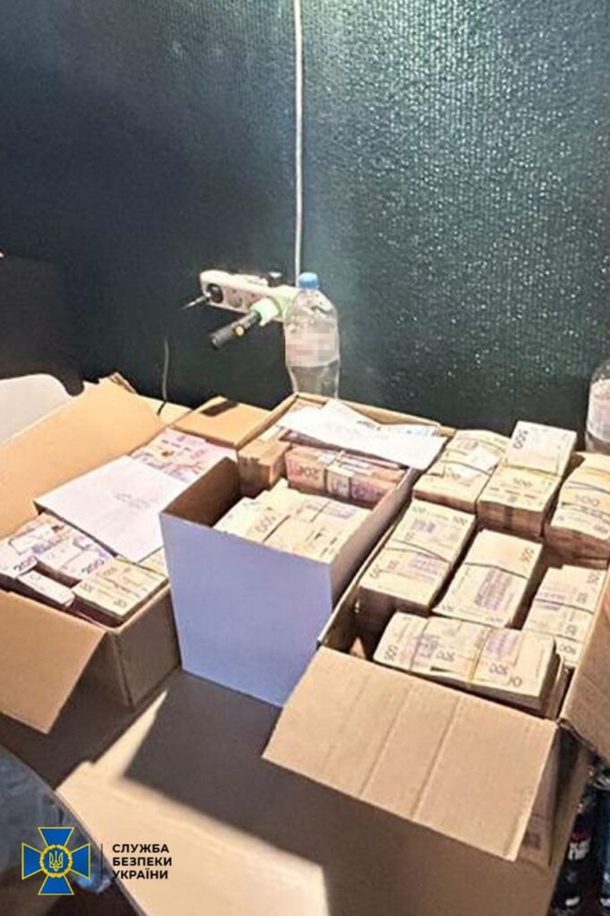 1 Заступника міністра енергетики затримали на хабарі у пів мільйона доларів