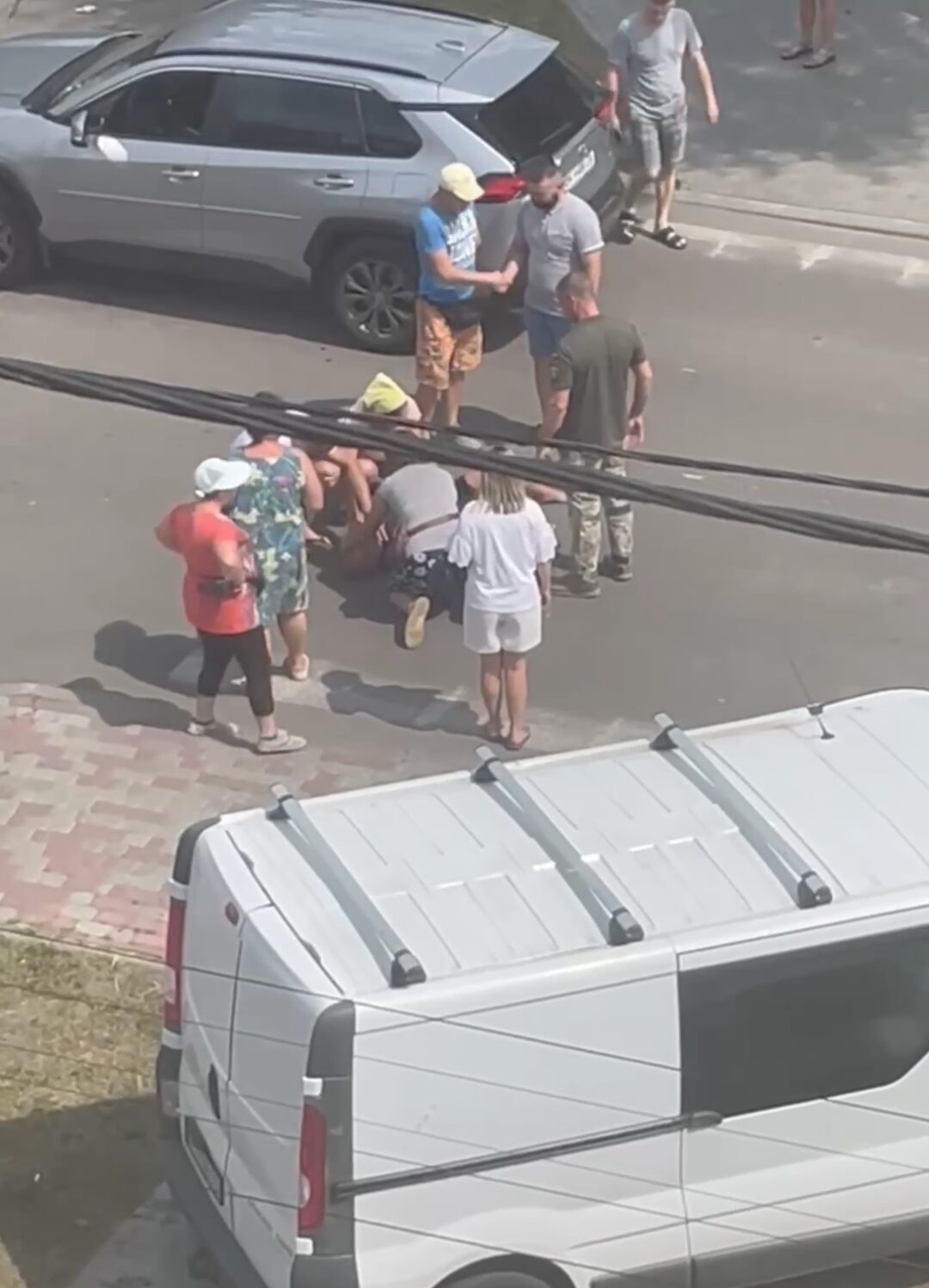 Жорстка ДТП у Рівному: водій мотоцикла від удару злетів на дорогу (ВІДЕО) 0000
