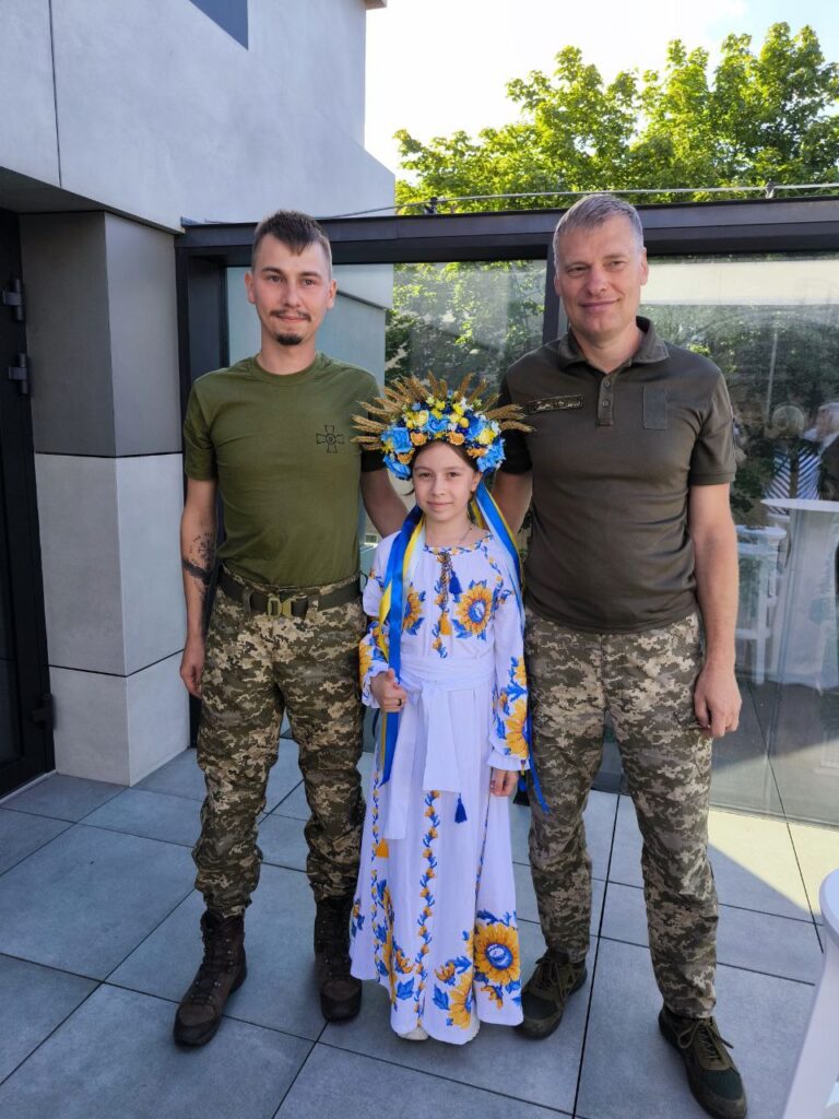 1 Рівнян запрошують на концерт юної співачки, яка зібрала більше 3 мільйонів гривень для ЗСУ