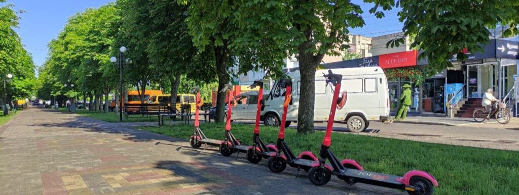 1 Ветеран з Рівненщини після демобілізації відкрив сервіс з прокату електросамокатів