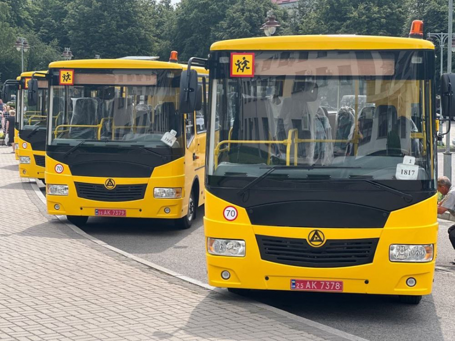 Для учнів Рівненщини закуплять шкільні автобуси 0000