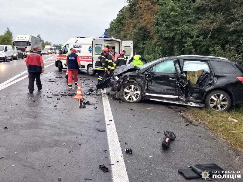 1 У ДТП поблизу Рівного постраждала родина костопільчан