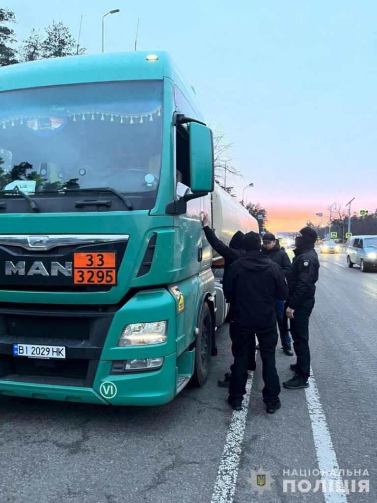 1 На Рівненщині незаконно викачали 27 тисяч літрів нафти