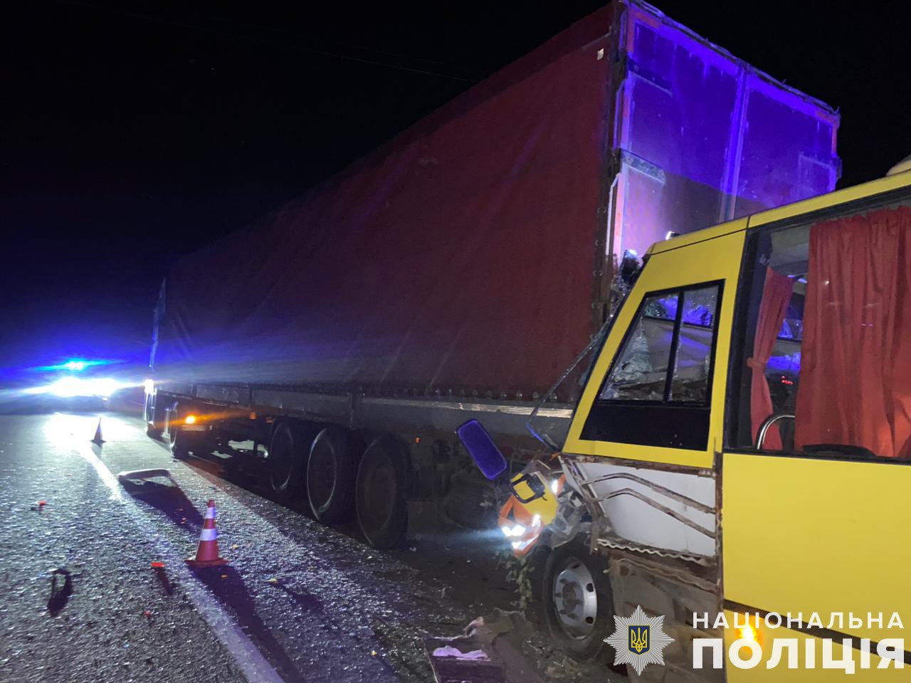 На Львівщині внаслідок ДТП загинув водій автобуса з Рівненщини, дев’ятеро пасажирів – у лікарні 0000