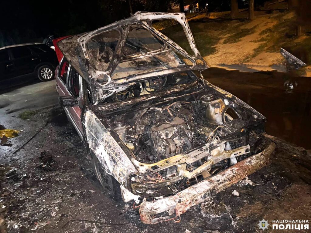1 Рівнянин отримав замовлення за гроші спалити військове авто