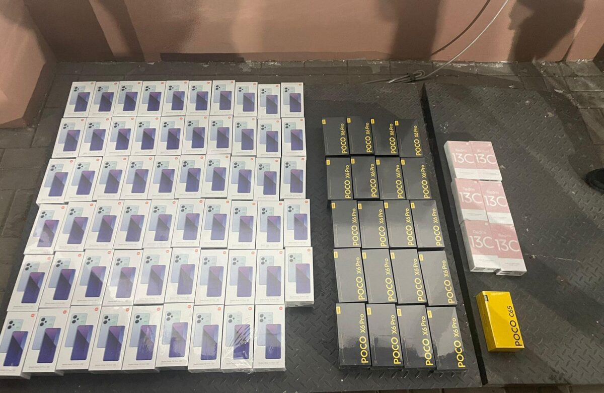 Житель Рівненщини спробував незаконно ввезти смартфони на два мільйони гривень