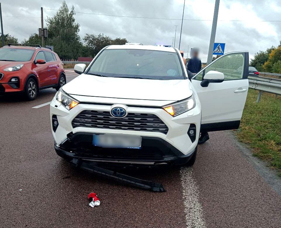 На міжнародній трасі у Рівненському районі внаслідок ДТП тяжко травмувався пішохід