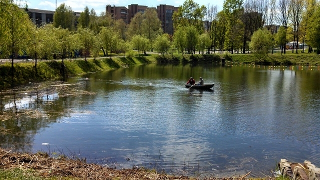 Рівненський депутат просить опіку над озерцем у парку “Хімік”