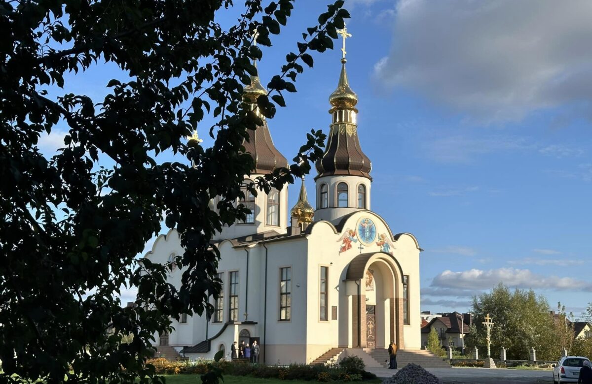 Ікона ап.Луки з його святими мощами відтепер у Рівному