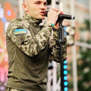 1 "За териконами" – пісня відваги та незламності: Приєднуйтесь до благодійного заходу у Рівному