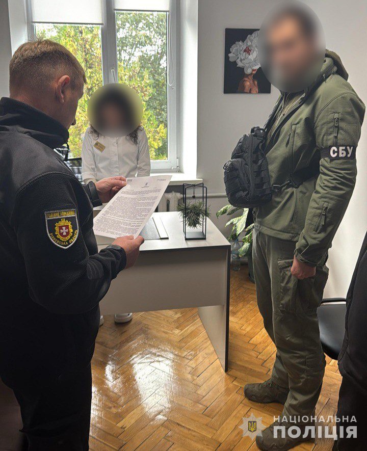 На Рівненщині викрили жінок, які допомагали ухилянтам уникнути мобілізації 0000