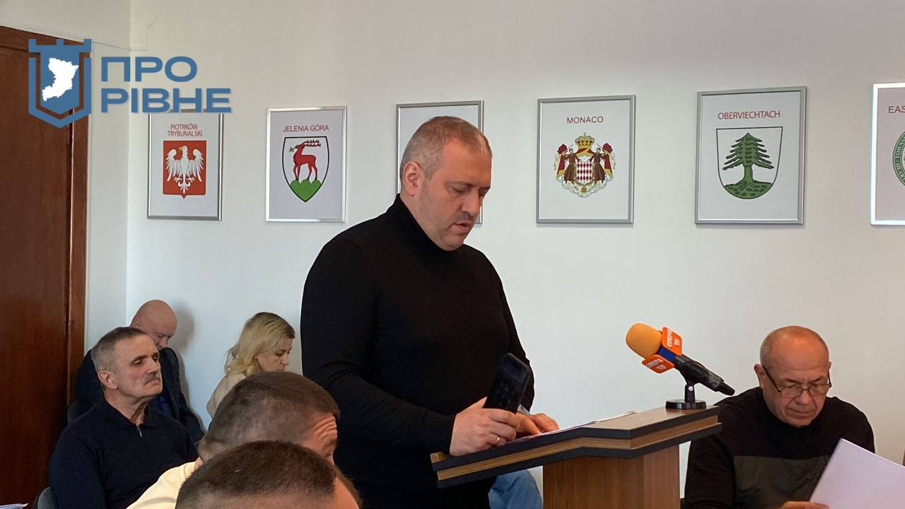 1 У Рівному учні та студенти зможуть їздити в автобусах за тарифом 6 гривень