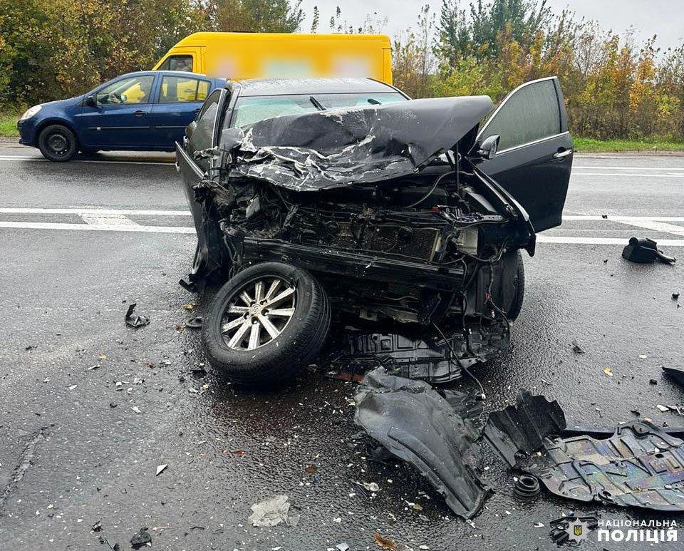 1 У Рівненському районі смертельна ДТП: загинув водій легковика