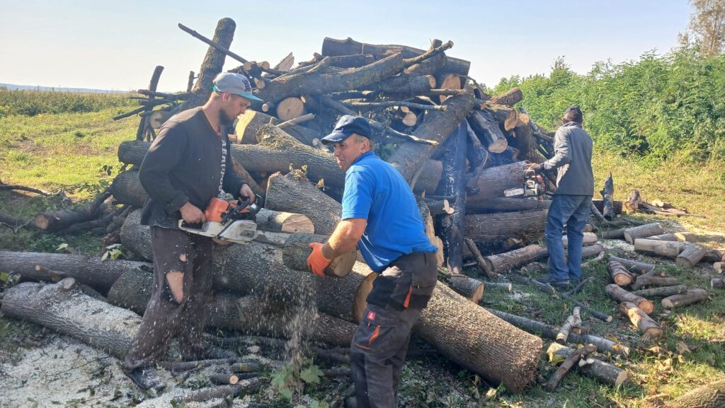 1 Заклади однієї з громад Рівненщини планують опалювати соломою