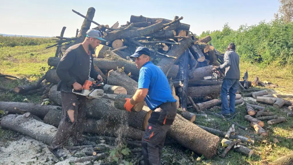 1 Заклади однієї з громад Рівненщини планують опалювати соломою