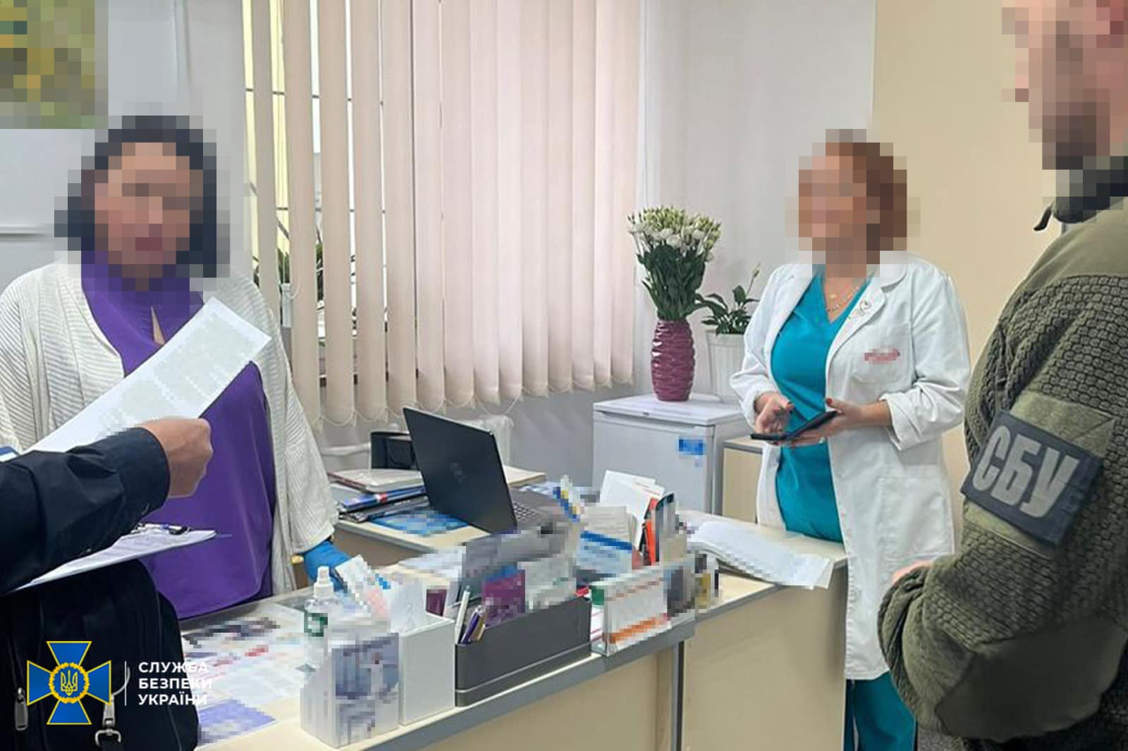 СБУ та Нацполіція викрили у Рівному злочинну групу із 29 осіб, які «заробляли» на ухилянтах 0000