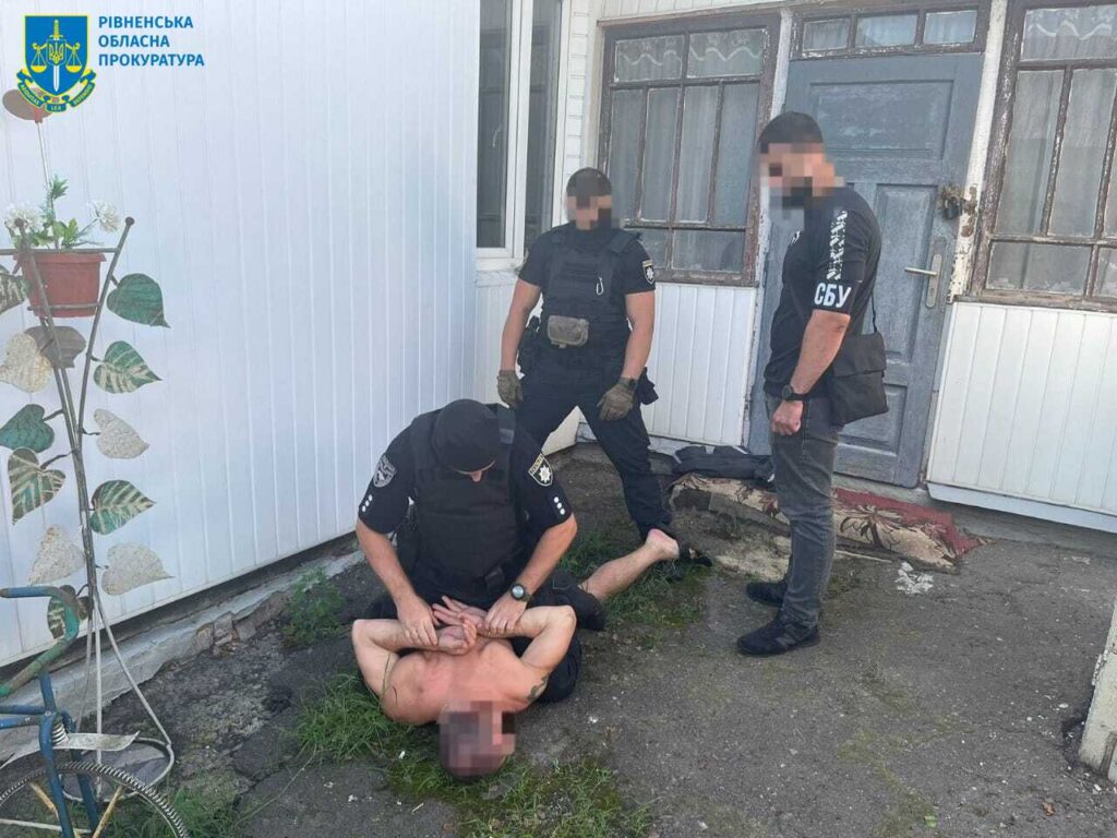 1 Палили авто військовим: у Рівному викрили двох чоловіків