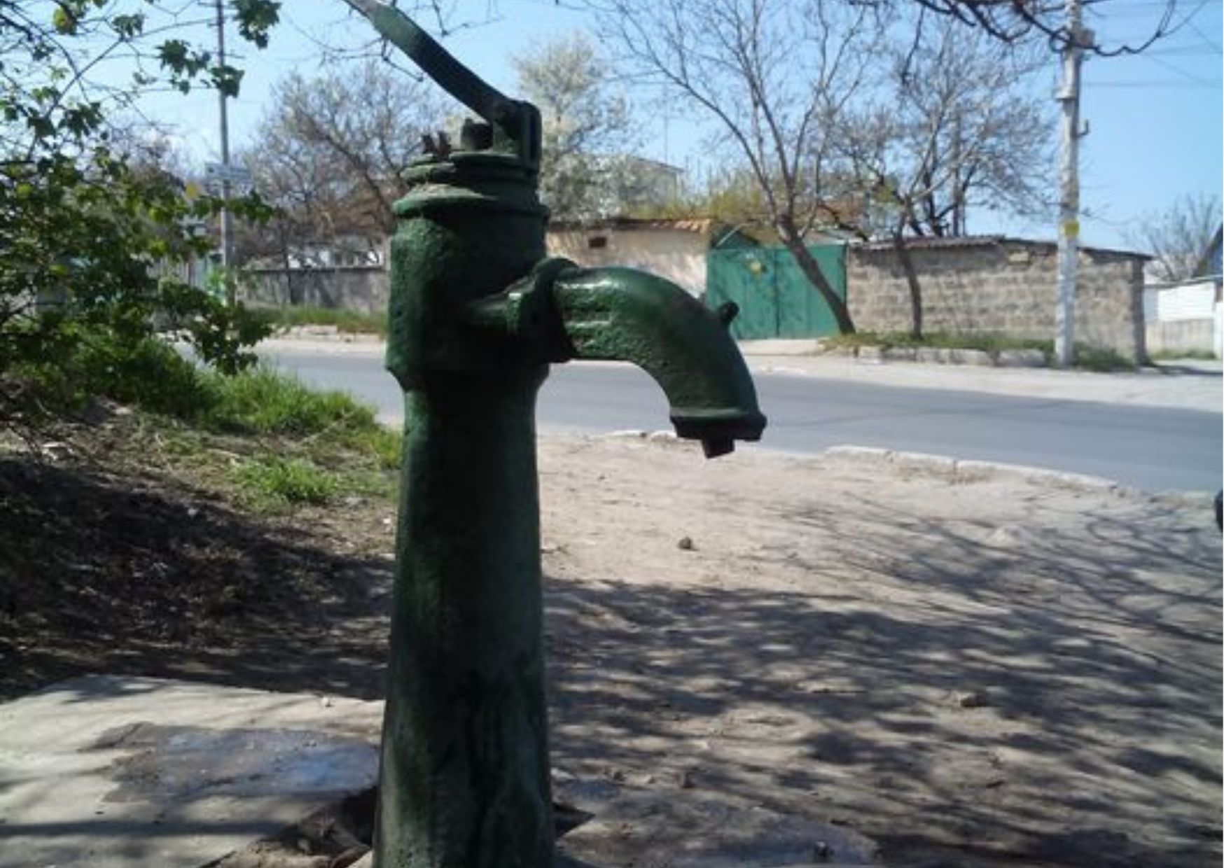 Відомо де у Рівному набрати води, якщо відсутнє водопостачання 0000
