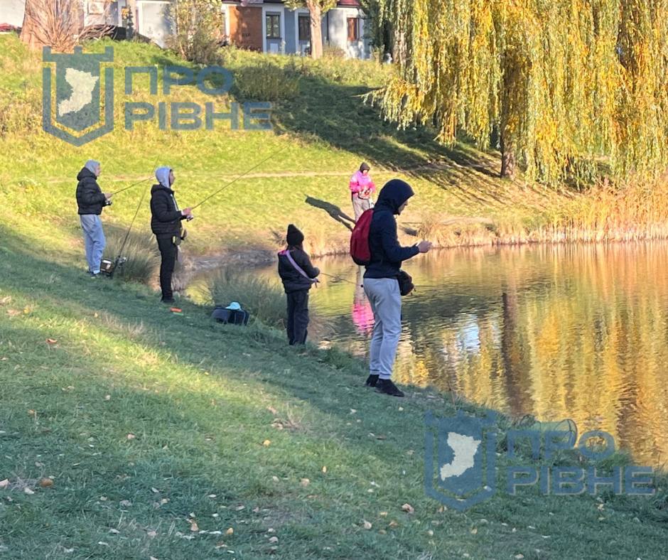 1 У Рівному діти ловили щуку, аби отримати гроші
