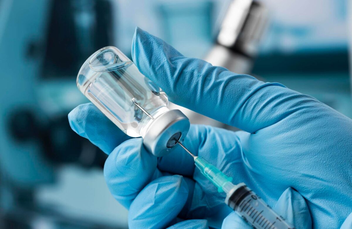 Безоплатну вакцину отримає Рівненщина: фахівці радять вакцинуватись кожні 10 років
