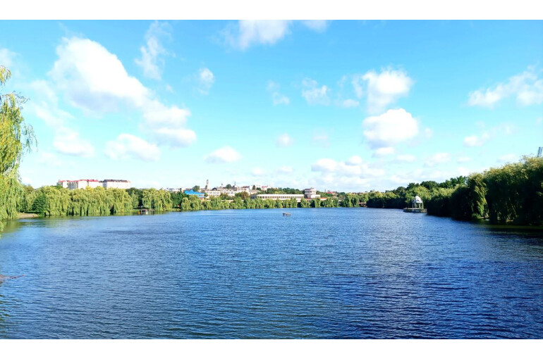 Рівняни розповіли, чого бракує Гідропарку