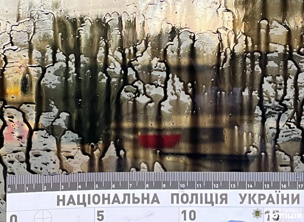 1 Кинули коктейль Молотова в магазин у Рівному та підпалили його: що загрожує лучанам