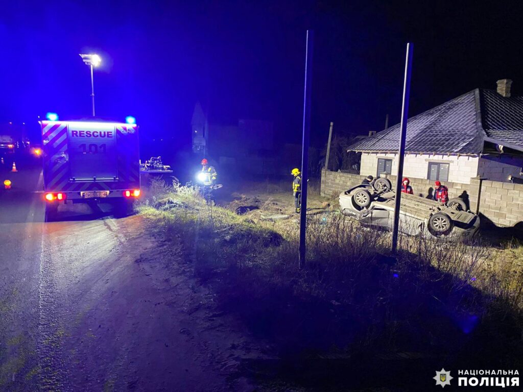 1 Жахлива ДТП на Рівненщині: тіло водія деблокували рятувальники