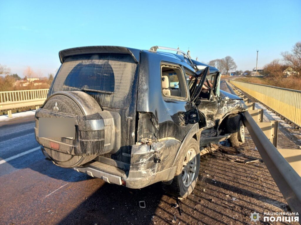 1 Позашляховик розвернуло та викинуло на зустрічну: відомі подробиці смертельної ДТП на Рівненщині