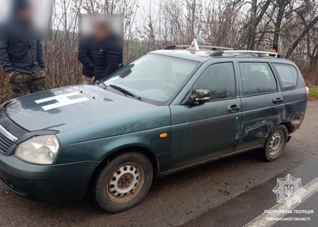 1 Пошкодив 4 авто та в'їхав у дерево: за кермом біля Рівного був нетверезий водій