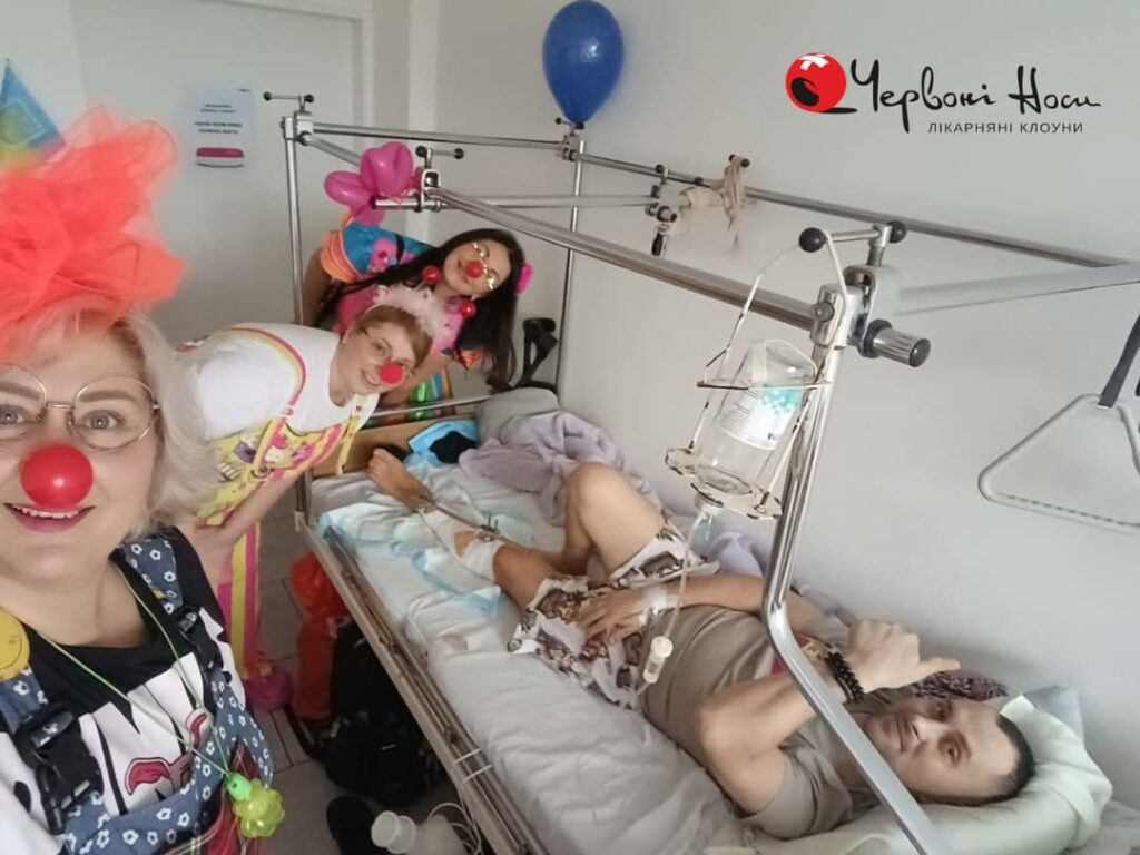 1 5 грудня - День волонтера: як рівненські волонтери допомагають військовим та їх родинам