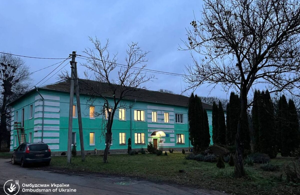 Годували дітей продуктами без дати виробництва: у школі на Рівненщині виявили порушення
