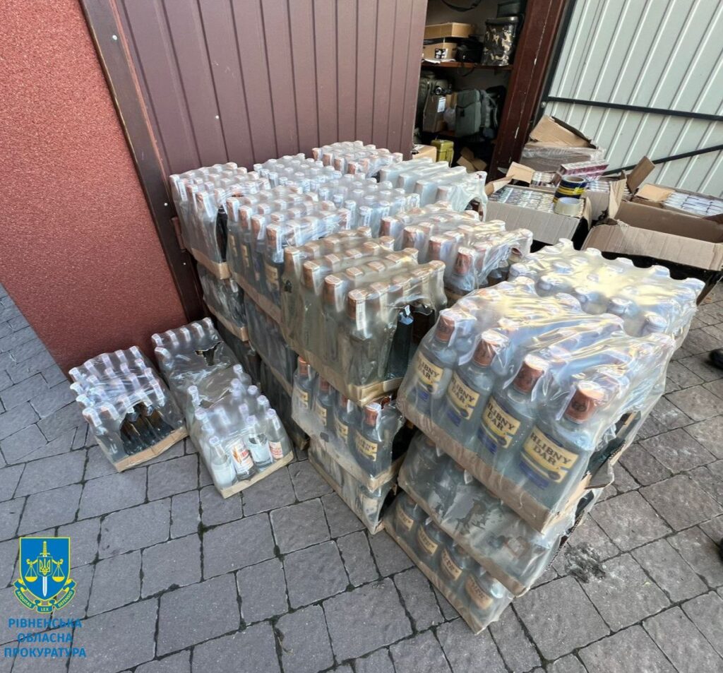 1 У родині з Радивилівщини вилучили фальсифікованого товару на півмільйона гривень