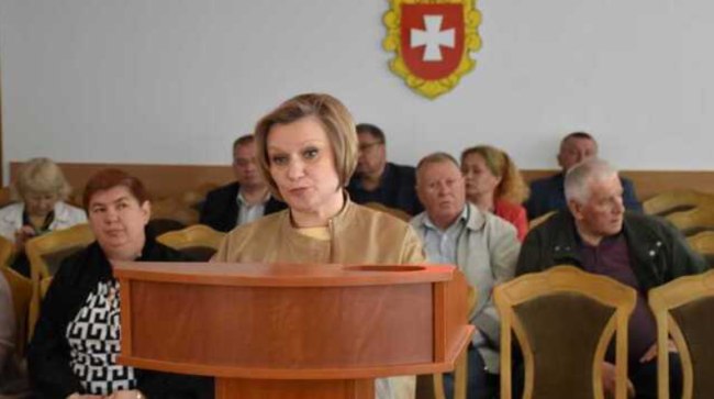 Харчування, премії та “невидимка”: у Рівному судять ексдиректорку соццентру