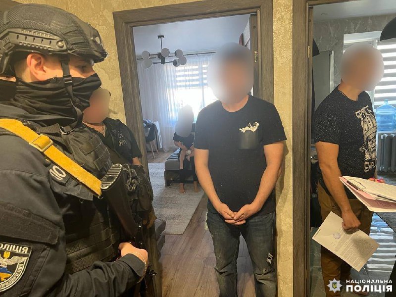 Четверо жителів Рівненщини постануть перед судом за організацію незаконного виїзду чоловіків за кордон 0000