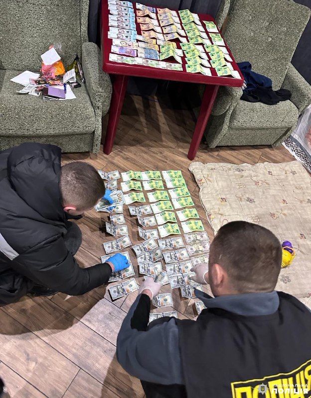 Майже півсотні чоловіків переправили за кордон: поліція Рівненщини викрила злочинців 0000