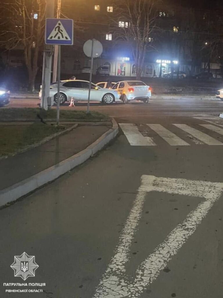 1 Таксист без прав скоїв ДТП у Рівному: в іншому авто була дитина