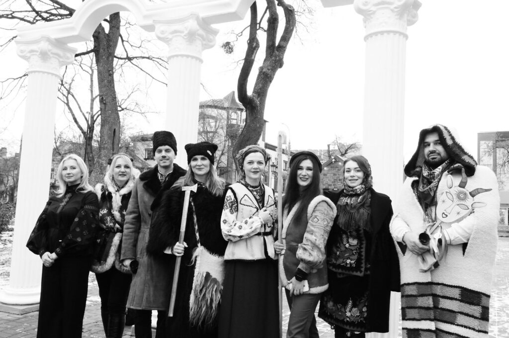 1 У Рівному колядував Зірковий вертеп: куди направлять зібрані кошти ( ФОТО)