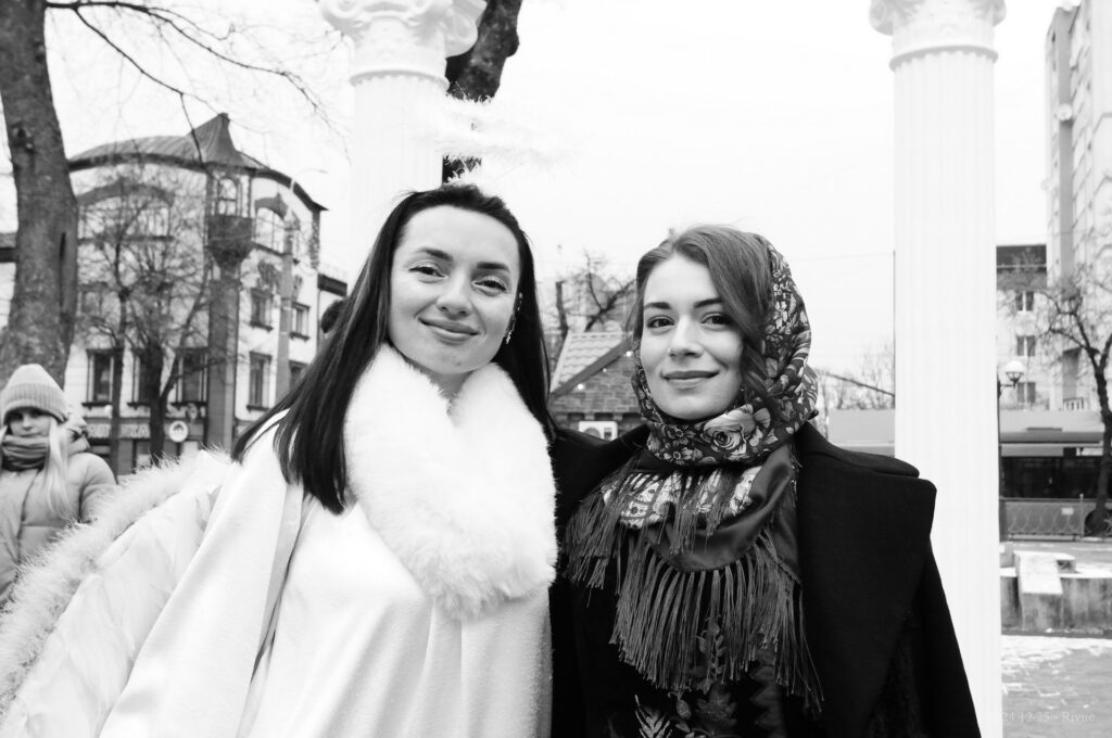 1 У Рівному колядував Зірковий вертеп: куди направлять зібрані кошти ( ФОТО)