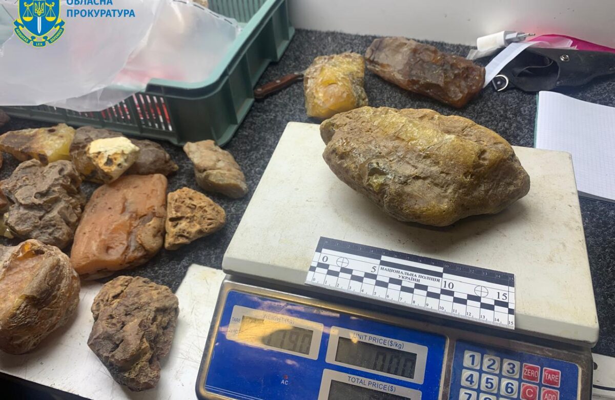 Вилучили бурштину на півтора мільйони гривень: судитимуть жителя Рівненщини