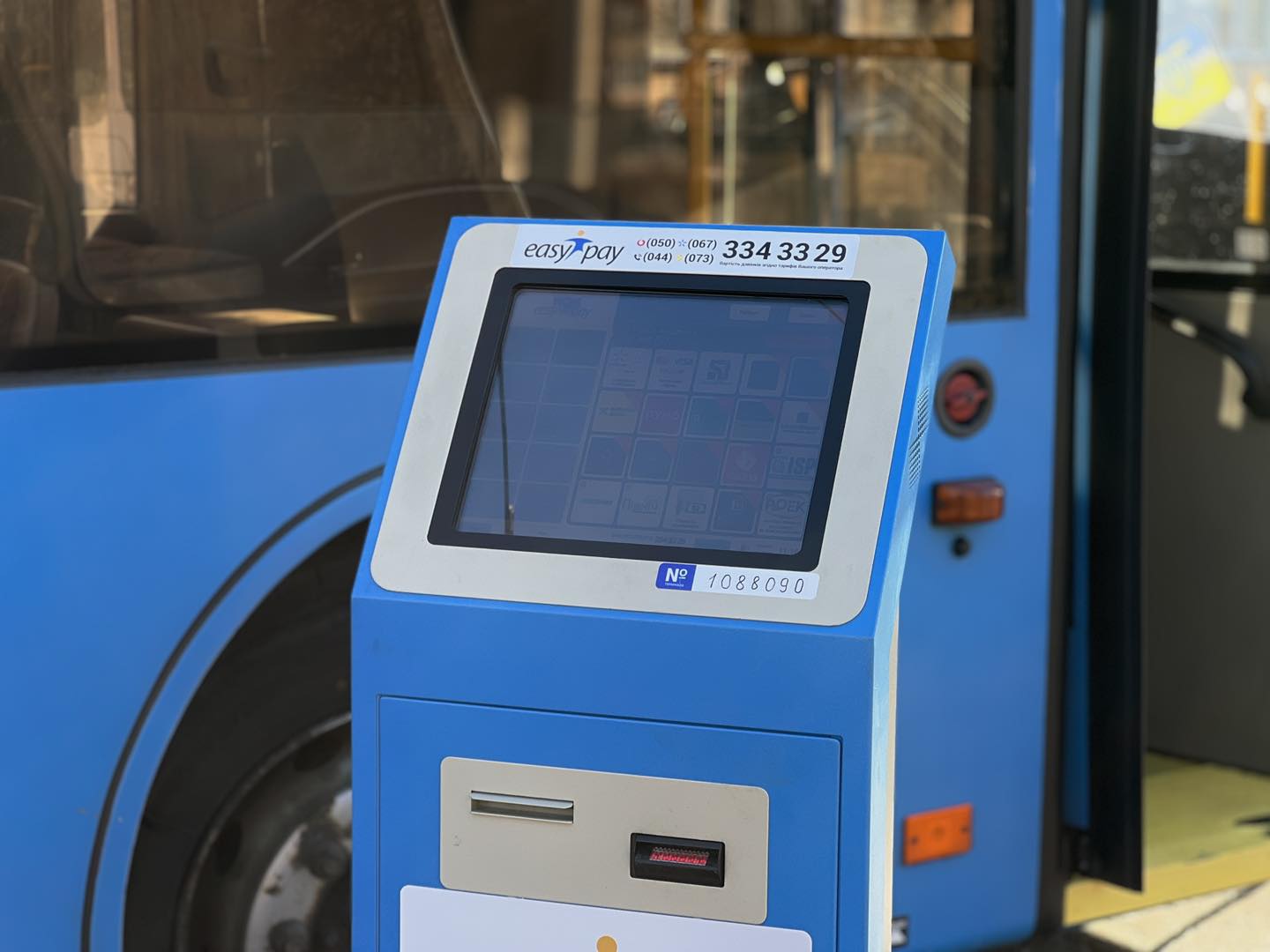 Відомо, коли у комунальному транспорті Рівного запрацює електронний квиток 0000