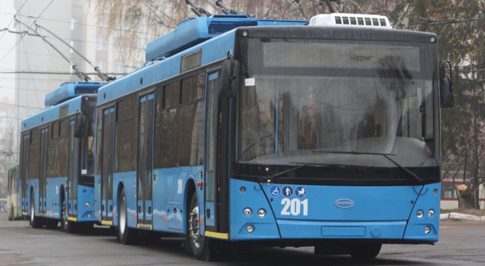 Стало відомо, чому під час руху задимівся тролейбус у Рівному