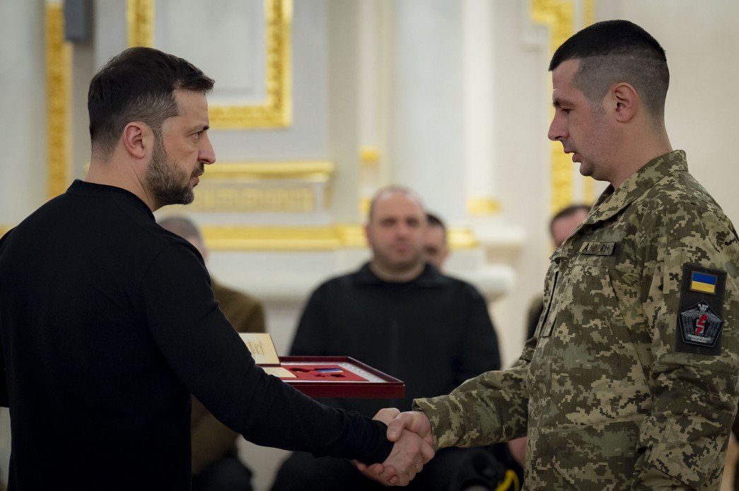 Житель Рівненщини, який відбив понад 10 ворожих штурмів, отримав нагороду від Президента 0000