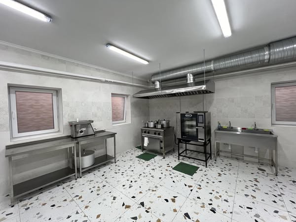 У Рівненській гімназії №17 оновили їдальню (+ФОТО)